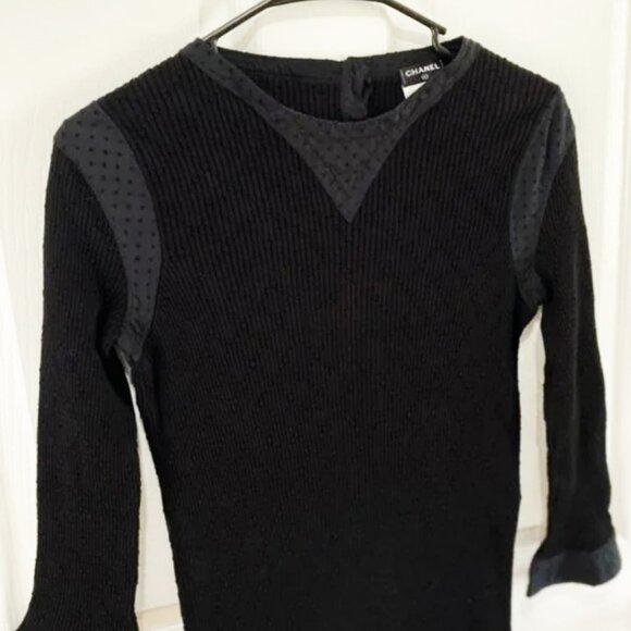 Classic CHANEL Solid Black Ribbed Stretch Dress - Picture 8 of 16